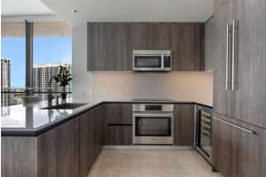 68 SE 6th St Apt 2412, Miami, FL 33131, Sold 08/04/25