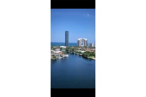 19707 Turnberry Way 19h, Aventura