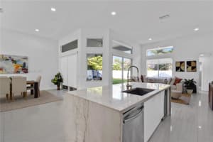 710 Lake Blvd, Weston, FL 33326, - MLS#A11766288