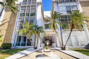 3040 NE 16th Ave # 104, Oakland Park, FL 33334, - MLS#A11766423