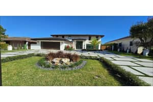 406 Holiday Dr, Hallandale Beach