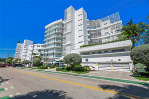 9821 E Bay Harbor Dr Apt 402, Bay Harbor Islands, FL 33154, - MLS#A11766508