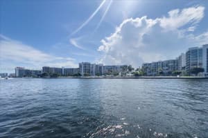 2710 S Ocean Dr 402, Hollywood