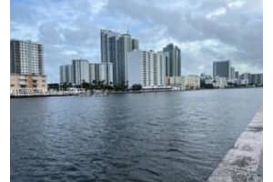 1000 Parkview Dr 304, Hallandale Beach