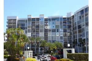 1000 Parkview Dr APT 304, Hallandale Beach, FL 33009, - MLS#A11766600