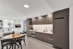 227 Ne 2nd St 1809, Miami