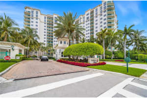 20000 E Country Club Dr 911, Aventura