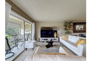 9411 N Hollybrook Lake Dr 304, Pembroke Pines