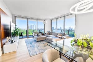 16385 Biscayne Blvd 707, North Miami Beach