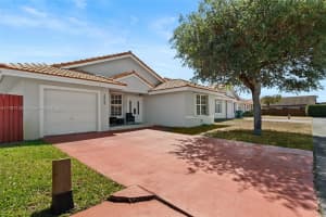 19045 NW 86th Ave, Hialeah, FL 33015, - MLS#A11767133