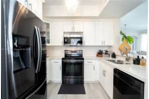 15865 Sw 6th Pl 102, Pembroke Pines