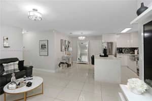 2980 Nw 208th Ter, Miami Gardens