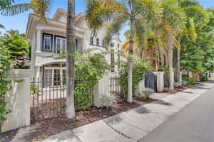 821 SE 2nd Ct, Fort Lauderdale, FL 33301, - MLS#A11767391