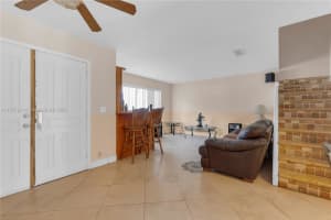 221 NW 109th Ave Apt 3-221, Miami, FL 33172, Sold 09/02/25