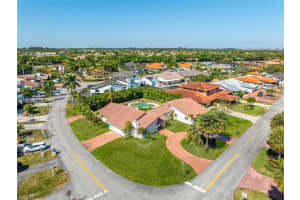 7435 N Oakmont Dr, Hialeah, FL 33015, Sold 04/25/25
