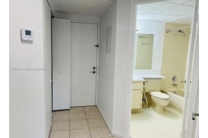 8290 Lake Dr APT 310, Doral, FL 33166, - MLS#A11767437