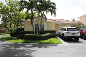 5717 Nw 102nd Pl, Doral
