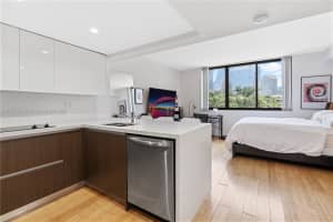 540 Brickell Key Dr 407, Miami