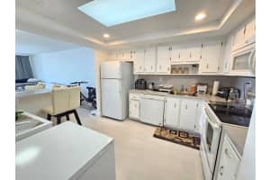 18031 Biscayne Blvd 603, Aventura
