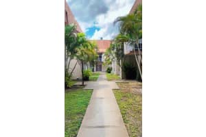 1560 W 46th St APT 105, Hialeah, FL 33012, Sold 05/23/25