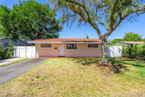 6441 Allen St, Hollywood