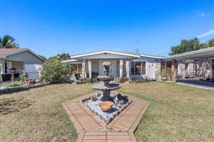 881 Hialeah Dr, Hialeah