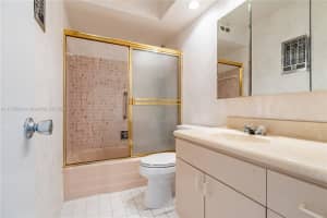 465 Paradise Isle Blvd APT 308, Hallandale Beach, FL 33009, - MLS#A11768000