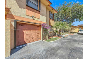 985 SW 113th Terrace, Pembroke Pines, FL 33025, Sold 05/09/25