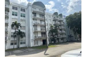 484 Nw 165th St Rd A-415, Miami
