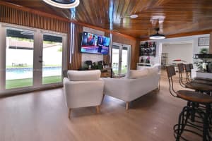30 Sw 136th Ave, Miami