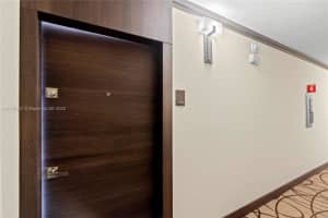 20505 E Country Club Dr 434, Aventura