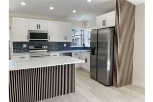 19647 NW 85th Ave, Hialeah, FL 33015, Sold 06/09/25