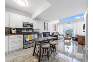 820 NW 87th Ave APT 409, Miami, FL 33172, Sold 08/27/25