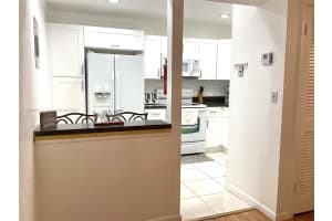 9511 N Hollybrook Lake Dr APT 305, Pembroke Pines, FL 33025, - MLS#A11768921