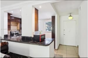 319 NE 14th Ave APT 201, Hallandale Beach, FL 33009, Sold 04/22/25