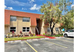 220 NW 107th Ave APT 207, Miami, FL 33172, Sold 05/23/25