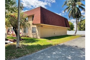 220 NW 107th Ave APT 207, Miami, FL 33172, Sold 05/23/25