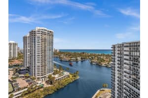 20505 E Country Club Dr 2233, Aventura