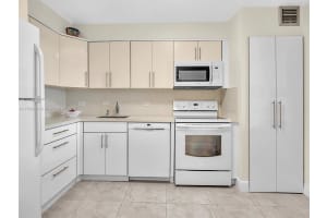 20505 E Country Club Dr APT 2233, Aventura, FL 33180, - MLS#A11769180
