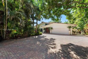 210 Ocean Blvd, Golden Beach, FL 33160, Sold 08/04/25