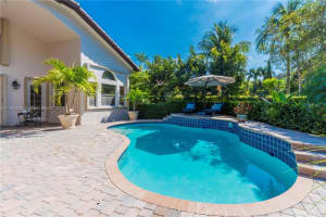10250 S Lake Vista Cir, Davie, FL 33328, Sold 05/28/25