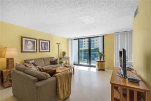 2301 S Ocean Dr APT 207, Hollywood, FL 33019, - MLS#A11769341