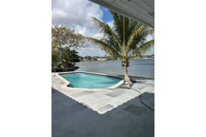 2255 NE 207th St, Miami, FL 33180 - MLS#A11769508