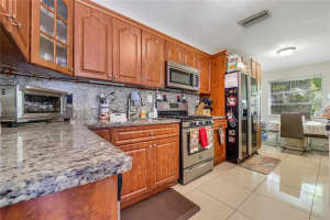 8401 NW 27th Pl, Sunrise, FL 33322, Sold 06/16/25