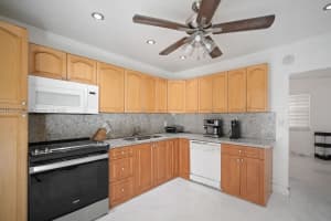 121 Edmund Rd, West Park, FL 33023, Sold 06/05/25