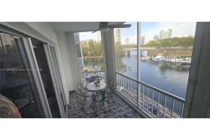 200 Diplomat Pkwy 424, Hallandale Beach