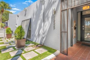 16505 Fox Den Ct, Miami Lakes, FL 33014, Sold 05/16/25