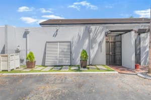 16505 Fox Den Ct, Miami Lakes, FL 33014, Sold 05/16/25