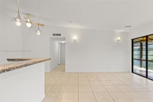 915 Ne 199th St 202-15, Miami