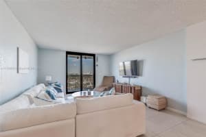 1500 S Ocean Dr APT 17B, Hollywood, FL 33019, - MLS#A11769656
